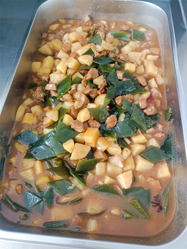 肉炖海带土豆.jpg