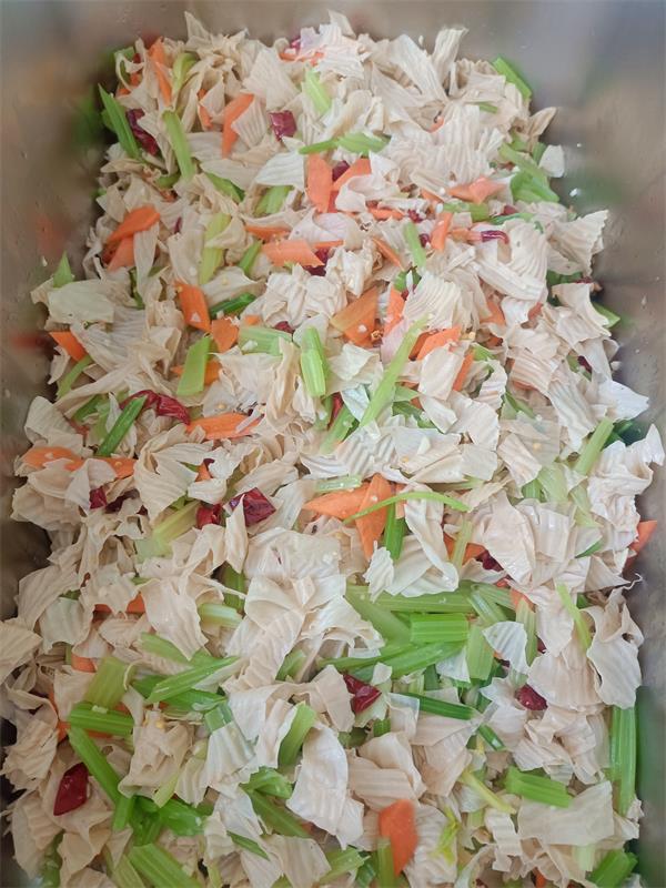 素炒豆皮芹菜.jpg